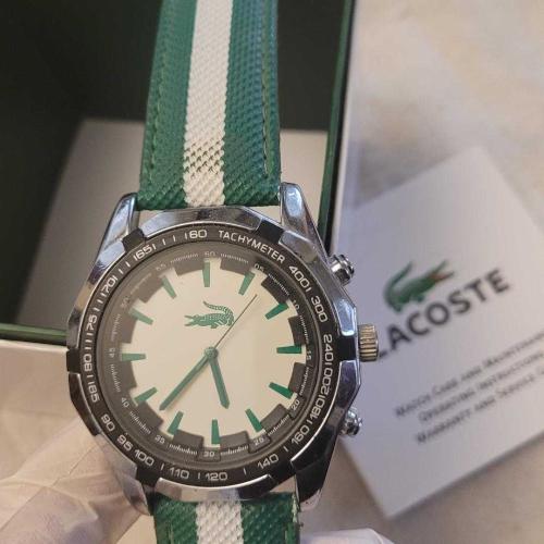 LACOSTE ERKEK KOL SAATİ. KUTUSUNDA. TERTEMİZ DAKİK. mağaza satışı 7 bin liradır.