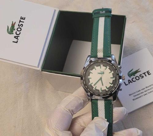 LACOSTE ERKEK KOL SAATİ. KUTUSUNDA. TERTEMİZ DAKİK. mağaza satışı 7 bin liradır.