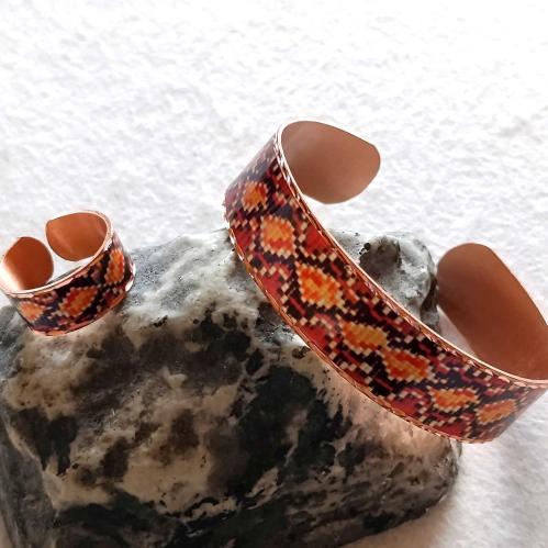 Bakır el işçilikli lüks bilezik ve Yüzük Set - İnce dar model BLZYZK-41 Kelepçe Oval Form .Takı kutusunda gönderilecektir. Fabrikasyon değildir. Lüks kalitedir.