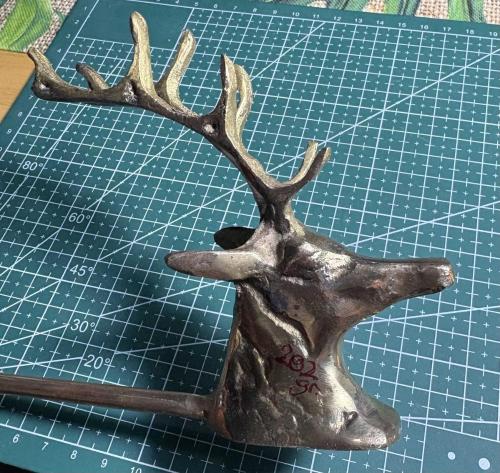 El Yapımı Pirinç Geyik Figürlü Mum Söndürücü – 27 cm Dekoratif Candle Snuffer