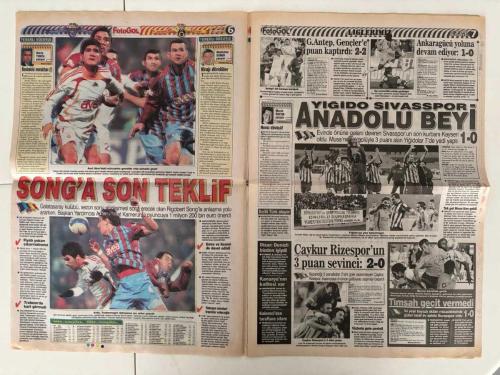 FOTOGOL GAZETESİ - 26 KASIM 2007 PAZARTESİ - BU GALATASARAY'I KİMSE YENEMEZ ABİ: 1-0 - YIKAR GEÇERİZ - DEIVID KONUŞUYOR - ROBERTO CARLOS KEYFİNİ HİÇ BOZMUYOR! - 61, 61'İ YIKTI: SERKAN ÇALIK - SON KURBAN BARIŞ - NE TRABZON'UN NE DE YANAL'IN KADERİ DEĞİŞTİ - NAMAĞLUP CİM-BOM! - YILDIZLAR GELİYOR: ZAFER YILDIRIM VE ETHEM SANCAK - BEŞİKTAŞ'IN CAN SİMİDİ BOBO - FENER'İN LANETİ! - AURELIO SAHADA, EŞİ DIŞARIDA SAVAŞIYOR! - SONG'A SON TEKLİF - YİĞİDO SİVASSPOR ANADOLU BEYİ - MALATYA OLEY - MARMARİS ADIM ADIM - ÇANKIRISPOR 1 PUANI KAPTI - HER DALDA BAŞARI - ÇENGELKÖY LİSESİ - KAVGA ÇIKTI: SİNAN ENGİN VS ERTUĞRUL SAĞLAM - EN BÜYÜK ADANASPOR - KARTAL'IN SON UMUDU UEFA! - HOLOSKO AŞKI ALEVLENDİ - MARSİLYA MAÇI ÖNCESİ MORAL BULDUK - CASSIO LINCOLN - SABRİ SARIOĞLU - SERKAN ÇALIK - RIGOBERT SONG - DEIVID DE SOUZA - ROBERTO CARLOS - ALEX DE SOUZA - BARIŞ ÖZBEK - ERSUN YANAL - ZAFER YILDIRIM - ETHEM SANCAK - BOBO - RICARDINHO - SİNAN ENGİN - ERTUĞRUL SAĞLAM - FİLİP HOLOSKO - YILDIRIM DEMİRÖREN - ALICE