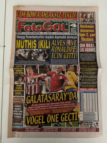 FOTOGOL GAZETESİ - 12 OCAK 2008 CUMARTESİ - TRABZONSPOR'DA SÜPER SOL BEK: CARLOS - BORDO-MAVİLİLER, BREZİLYALI YILDIZIN 11'DEKİ YERİNİ DOLDURMAK İÇİN SEVILLA VE KANOUTE ANALİZİYLE DÜĞMEYE BASTI - MAYIS YOLCUSU: AURELIO - KANARYA'NIN BAŞARILI YILDIZI İSPANYOL DEVİ VALENCIA İLE ANLAŞTI, SEZON SONUNDA VEDA EDİYOR - YATTARA PLANI - BEŞİKTAŞ YÖNETİMİ GİNELİ YILDIZI TÜRK VATANDAŞI YAPARAK KADROYA KATMAK İÇİN GİZLİ GÖRÜŞMELER YÜRÜTÜYOR - KUPADA İLK HEDEF DİSKİ - KARTAL, TÜRKİYE KUPASI'NDA DİYARBAKIR TEMSİLCİSİNE KİLİTLENDİ - SEMİH İMZALIYOR - FENERBAHÇE'NİN NÖBETÇİ GOLCÜSÜ SÖZLEŞMESİNİ UZATIYOR - DENİZ DÖNÜYOR - SAKATLIĞI GEÇEN DENİZ BARIŞ TAKIMLA ÇALIŞMALARA BAŞLADI - MAYIS YOLCUSU - IBRAHIMA YATTARA - MEHMET AURELIO - SEMİH ŞENTÜRK - DENİZ BARIŞ - ROBERTO CARLOS - FILIP HOLOSKO - STEPHEN APPIAH - KLEBERSON - DIATTA - SINAN ENGİN - ERTUĞRUL SAĞLAM - ERSUN YANAL - BÜLENT UYGUN - ZICO - KARL HEINZ FELDKAMP - ADNAN POLAT - AZİZ YILDIRIM - YILDIRIM DEMİRÖREN - MEHMET YILDIZ - UMUT BULUT - GÖKDEN
