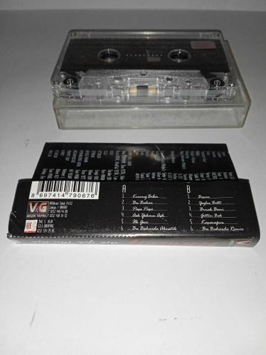 Kaset Bendeniz aşk yok mu aşk albümü. Orijinal 2005 baskı. Sorunsuz çalışıyor. koleksiyonluk