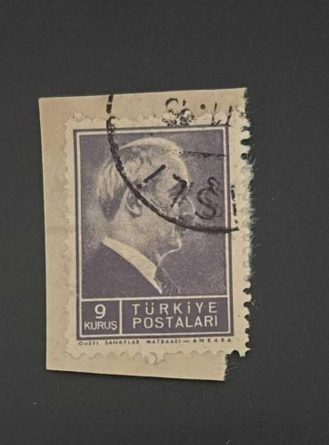 Türk Pulu - Turkish Stamp - Mektup Zarfından Kesilmiş / Postadan Geçmiş Pul Filateli - ŞİŞLİ DAMGALI - İSMET İNÖNÜ TEMALI PUL, 9 KURUŞ - Türkiye Cumhuriyeti - NOSTALJİK DOĞUM GÜNÜ HEDİYESİ-
