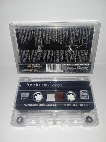 Kaset Funda Arar Alagül albümü. Orijinal 2002 baskı. Sorunsuz çalışıyor. Kartonet tertemiz. koleksiyonluk