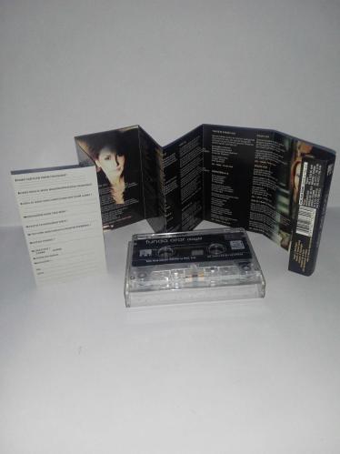 Kaset Funda Arar Alagül albümü. Orijinal 2002 baskı. Sorunsuz çalışıyor. Kartonet tertemiz. koleksiyonluk