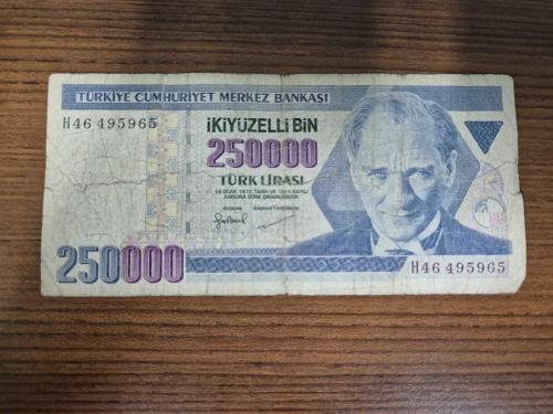 7. Emisyon / III. Tertip 250 bin liralar 9 adet