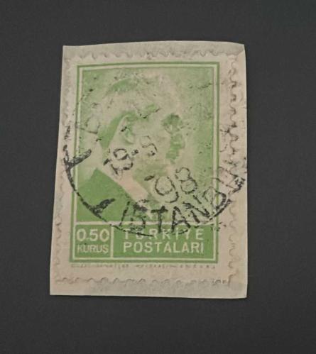 Türk Pulu - Turkish Stamp - Mektup Zarfından Kesilmiş / Postadan Geçmiş Pul Filateli - İSTANBUL DAMGALI - İSMET İNÖNÜ TEMALI PUL, 0.50 KURUŞ - Türkiye Cumhuriyeti - NOSTALJİK DOĞUM GÜNÜ HEDİYESİ-