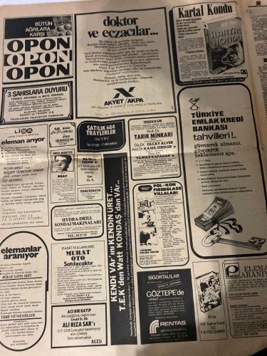 HÜRRİYET GAZETESİ - DOĞUM GÜNÜ HEDİYESİ (TURKISH NEWSPAPPER) - 5 ŞUBAT 1978 - SADECE DÖRT SAYFADIR -Murat Bayrak-Demirel-Cüneyt ARCAYÜREK-Hüseyin Ulus-Mustafa Medhi-Nurhayat Gülden-Deniz GÜLTEKİN-Yavuz GÖKMEN-Erol HÜRRIYET-Tamer Durak-Fikret Otyam-Sedat Simavi-Kontgerilla tartışması dün de sürdürüldü yeni bazı açıklamalar yapıldı ama-ÖRGÜTE AD BULUNAMIYOR-Ecevit’in yazdığı mektuptaki işadamı-Murat Bayrak-Demirel Sözü geçen örgüt anladığıma göre Özel Harp Dairesi’dir dedi-Kontrgerilla vardı yoktu derken-Dün de Anarşi bir gün yaşandı-İçki içmeğe gitti katil oldu-Metresinin aşığını gardıropta öldürdü-30 vali yer değiştiriyor-ŞANSLAR EŞİT UMUTLAR FARKLI-Yarışmacılara başarılar-Orkestranın işi de zor-YORGUN SAVAŞÇILAR-Finalist gruplar ve şarkıları-GRUP A MAJÖR-DOSTLUĞA DAVET-GRUP NAZAR-SEVİNCE-GRUP KARMA-İMKANSIZ-GRUP ALTILI-İNSANIZ BİZ-GRUP İKİNCİ BASKI-YAŞAMAYA BAK-Güzelliğiniz sağlığınıza bağlıdır-TEPEDEN TIRNAĞA GÜZELLİK-Elele’ye abone olmanın şimdi tam zamanıdır-SORUN CEVAP VERELİM-Bis