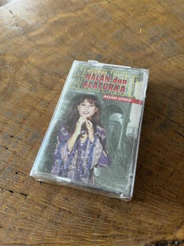 NALAN - OF AMAN NALAN'DAN ALATURKA / AKŞAM GÜNEŞİ - KASET (JELATİNİNDE)