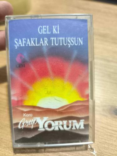 LOT.20 » Grup Yorum - Gel Ki Şafaklar Tutuşsun