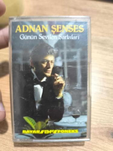 LOT.15 » Adnan Şenses Günün Sevilen Şarkilari (kaset)