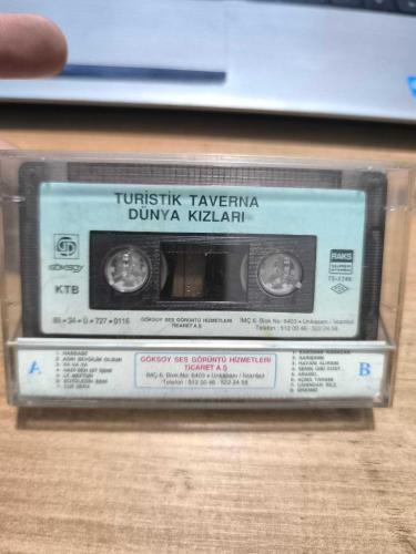 Turistik Taverna Dünya Kızları