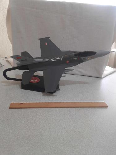 F16 sert plastik