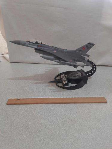 F16 sert plastik