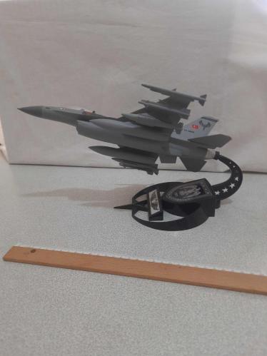 F16 sert plastik