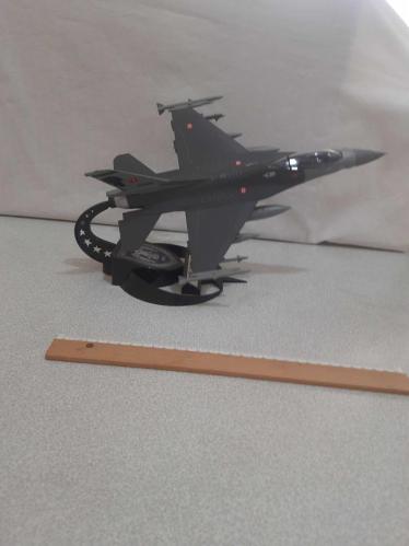 F16 sert plastik