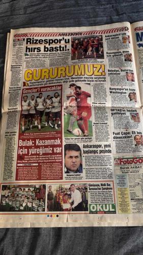 FOTOGOL ONİKİNCİ ADAM SPOR GAZETESİ TURKISH NEWSPAPER - DOĞUM GÜNÜ HEDİYESİ  - TAM TAKIM EKSİKSİZ GAZETE - 14  EYLÜL 2007 -  ADRIANO FENER'E ELÇİSİNİ GÖNDERDİ - OTELDE BÜYÜK RANDEVU - POLAT YİNE ORTALIĞI KARIŞTIRDI - FENERBAHÇE BAŞKANI AZİZ YILDIRIM'LA GÖRÜŞEN RİNALDİ HEMEN HEMEN TÜM KONULARDA ANLAŞMAYA VARDI - NOUMA'DAN SERT CEVAP - ADRIANO ATAK YAPTI - EN KRİTİK KONTROL - McLaren'e BÜYÜK DARBE - FAİK ÇETİNER - SAVAŞ ERTÜRK - MEHMET TARTALE - CANER KORUYUCU - DİNÇER ARSLAN - SERDAR EROĞLU - PASCAL NOUMA - ADRIANO - GILMAR RINALDI - AYDIN PİŞİREN - SİNAN ENGİN - ADNAN POLAT - TUNCAY ŞANLI - HALDUN ÜSTÜNEL - AZİZ YILDIRIM - ROBERTO CARLOS - LINCOLN - KORAY BULUT - ALEX DE SOUZA - KEZMAN - DEIVID - GÖKHAN GÖÇKAYA - BÜŞAH GENÇER - EMRE BELÖZOĞLU - ZOLTAN GERA - APPIAH - ZICO - ARDA - SABRİ - HİLMİ ŞAHİN - BÜLENT YILDIRIM - REYHAN TÜZE - GÖKHAN ÜNAL - GİRAY BULAK - RAFAEL - CANAN BATAN