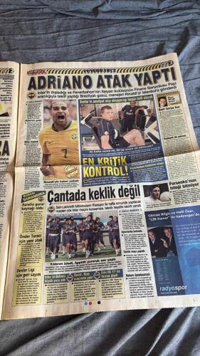 FOTOGOL ONİKİNCİ ADAM SPOR GAZETESİ TURKISH NEWSPAPER - DOĞUM GÜNÜ HEDİYESİ  - TAM TAKIM EKSİKSİZ GAZETE - 14  EYLÜL 2007 -  ADRIANO FENER'E ELÇİSİNİ GÖNDERDİ - OTELDE BÜYÜK RANDEVU - POLAT YİNE ORTALIĞI KARIŞTIRDI - FENERBAHÇE BAŞKANI AZİZ YILDIRIM'LA GÖRÜŞEN RİNALDİ HEMEN HEMEN TÜM KONULARDA ANLAŞMAYA VARDI - NOUMA'DAN SERT CEVAP - ADRIANO ATAK YAPTI - EN KRİTİK KONTROL - McLaren'e BÜYÜK DARBE - FAİK ÇETİNER - SAVAŞ ERTÜRK - MEHMET TARTALE - CANER KORUYUCU - DİNÇER ARSLAN - SERDAR EROĞLU - PASCAL NOUMA - ADRIANO - GILMAR RINALDI - AYDIN PİŞİREN - SİNAN ENGİN - ADNAN POLAT - TUNCAY ŞANLI - HALDUN ÜSTÜNEL - AZİZ YILDIRIM - ROBERTO CARLOS - LINCOLN - KORAY BULUT - ALEX DE SOUZA - KEZMAN - DEIVID - GÖKHAN GÖÇKAYA - BÜŞAH GENÇER - EMRE BELÖZOĞLU - ZOLTAN GERA - APPIAH - ZICO - ARDA - SABRİ - HİLMİ ŞAHİN - BÜLENT YILDIRIM - REYHAN TÜZE - GÖKHAN ÜNAL - GİRAY BULAK - RAFAEL - CANAN BATAN