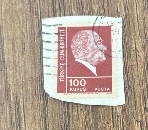 Türk Pulu - Turkish Stamp -  Mektup Zarfından Kesilmiş /Postadan Geçmiş Pul Filateli - Damgalı - ATATÜRK TEMALI PUL , 100 KURUŞ - Türkiye Cumhuriyeti - NOSTALJİK DOĞUM GÜNÜ HEDİYESİ