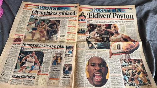 FANATİK BASKET HAFTALIK BASKETBOL GAZETESİ TURKISH NEWSPAPER - DOĞUM GÜNÜ HEDİYESİ  - TAM TAKIM EKSİKSİZ GAZETE - 10 - 16 KASIM  1998 SAYI :102 -MÜTHİŞ MAÇ ÜLKER'İN - NEFESLERİ KESTİLER - EFES'İN ŞAKASI YOK - KOLEJ'İ 2. YARI GEÇTİLER - ÜLKER, LİGDE DE SÜPER - ZADAR, ÜLKER'E HAFİF GELDİ - FENER'E YAZIK OLDU - KANARYA LİGDE NİHAYET GALİP - DAÇKA, PINAR'DA BOĞULDU - DAÇKA'YA 41 KERE MAŞALLAH - TOFAŞ'IN İNTİKAMI - CİM BOM'UN FATURASI AĞIR - BEŞİKTAŞ HAKEM KURBANI - ŞANSSIZ TÜRK TELEKOM - KARTAL'IN İZMİR SEFASI - GALATASARAY GÜLE OYNAYA - OLYMPİAKOS ŞAHLANDI - TEAMSYSTEM ZİRVEYE ÇIKTI - NBA KÖRDÜĞÜM - MEKSİKA'DA İSYAN VAR   MAHMOUD ABDUL-RAUF - OKUNSKYY - WHEAT - NAUMOSKI - RANKIN - MEHMET OKUR - ÇETİN YILMAZ - HARUN ERDENAY - JASMIN REPESA - ZORAN SAVIC - RASHARD GRIFFITH - DROBNJAK - ÖMER KAHYAOĞLU - İBRAHİM KUTLUAY - ERGİN ATAMAN - MICHAEL ANSLEY - ROGERS - KOUL - İNANÇ KOÇ - HÜSEYİN KOZLUCA - HALİL ÜNER - ALP CAN - MURAT DİDİN - GARY PAYTON - BYRON SCOTT - RICK ADELMAN