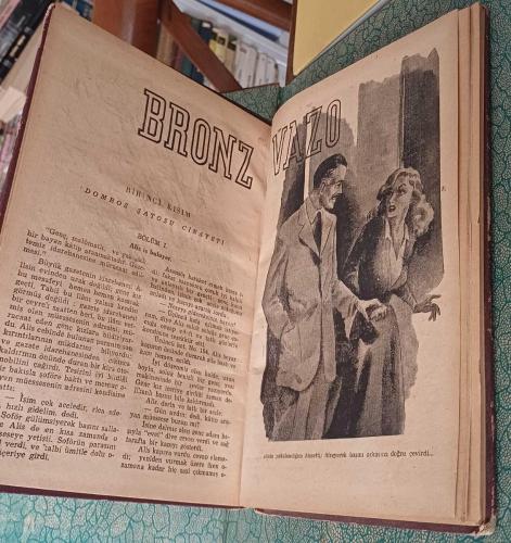 BRONZ VAZO ; Resimli Aylık Roman ( Mart 1944 ) Yıl: 1 Sayı: 3