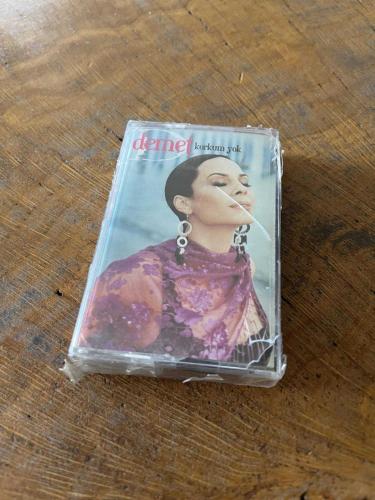 DEMET - KORKUM YOK - KASET (JELATİNİNDE)