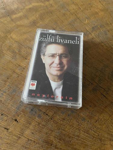 ZÜLFÜ LİVANELİ - NEYLERSİN - KASET