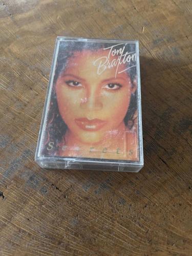 TONI BRAXTON - SECRETS - KASET