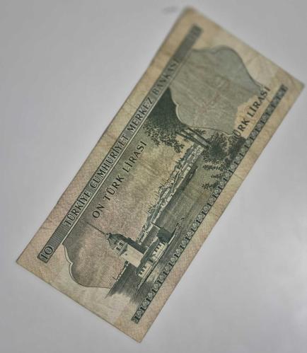 10 Türk Lira 6 Emisyon Değerli *A* Serisi On Türk Lirası