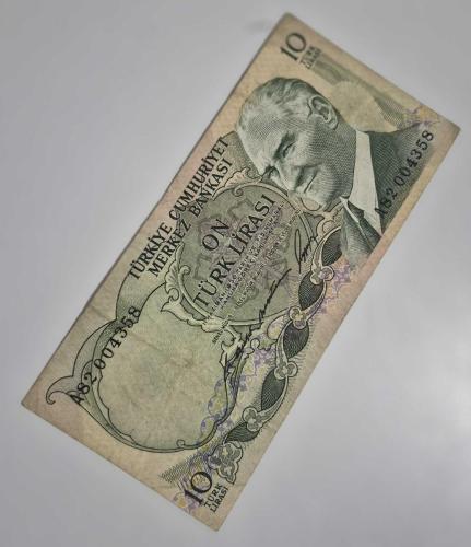 10 Türk Lira 6 Emisyon Değerli *A* Serisi On Türk Lirası