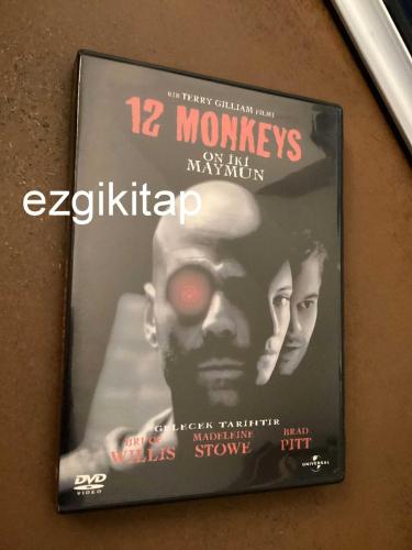 on iki maymun  dvd (PC'de  denenmiştir/izlenmiştir)  12 monkeys  (bruce willis madeleine stowe brad pitt)