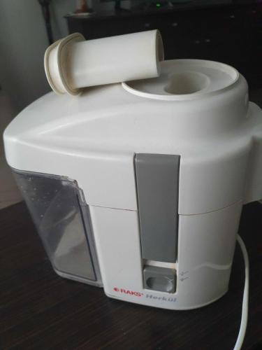 Raks Herkül sağlam katı meyva sıkacağı çalışıyor