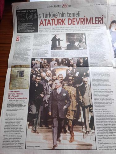 Akşam Cumhuriyet'in 80. Yılı Gazetesi - Turkish Newspaper - 29 ekim 2003  - Atatürk'ün fotoğrafı VomART - en büyük bayram kutlu olsun - işgal altındaki İstanbul'da Cumhuriyetin ilanından 5 yıl önce direniş meşalesini akşam yakmıştı fotoğraflar - İngiliz istihbaratçılar 4 yıl önce ülkesine rapor etti Türkler Cumhuriyet kuracak - Akşamın kurucularından Falih Rıfkı Atay Fotoğrafı - 1922 Ekim'inde bile tapuda Rum kuyruğu - Mustafa Kemal'in sicilinde cumhuriyetçi yazıyordu - Atatürk bir başka sırdaşı Mazhar Müfit Kansu'yla Fotoğrafı - Mustafa Kemal 49 gün önce sırrını Falih Rıfkı Atay'a açtı hükümetin şekli Cumhuriyet olacak - Atatürk cumhuriyeti zemin hazırlamak için hükümet boşluğu yarattı - Müfettip Atatürk gazete matbaasında ne dizdi - Enver Paşa Mustafa Kemal'in ağzını arattı - Atatürk'ün İsmet inönü'yü ateşle imtihanı mı - ABD gazetesinin 20 Ekim 1923 tarihli Atatürk özel eki Fotoğrafı - Mustafa kemal'den Avusturya gazetesine dünyayı sarsan açıklama - 29 Ekim 1923