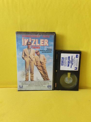 İKİZLER (TWINS )ARNOLD SCHWARZENEGGER   BETA  KASET