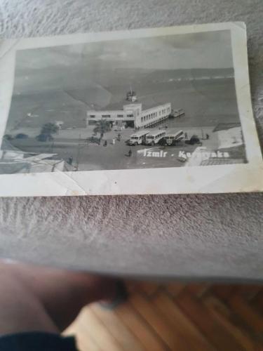 1953 yılı Karşıyaka  fotosu, arkasında tarih var
