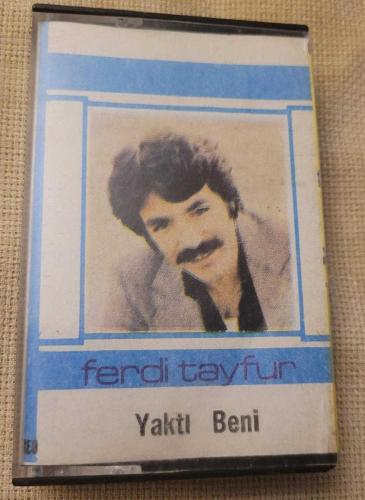 LOT.2 » FERDİ TAYFUR YAKTI BENİ KASETİNİN İLK ORİJİNAL BASKISI KASET KAPAĞI. 1984 YILI. ÇOK NADİR.