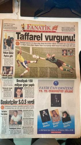 FANATİK SPOR GAZETESİ - TURKISH NEWSPAPER - DOĞUM GÜNÜ HEDİYESİ  - EKSİKSİZ TAM TAKIM GAZETE - 18 HAZİRAN 1998 PERŞEMBE - SAYI: 942 - CAN UYGUC - DI BIAGGIO - VIERI - FILIPESCU - AZİZ YILDIRIM - TOSHACK - FATİH TERİM - RONALDO - BEBETO - DUNGA - RIVALDO - LEONARDO - EDMUNDO - GLENN HODDLE - PAUL SCHOLES - ALAN SHEARER - GERÇEK SPOR GAZETESİ - FANATİK - BU VATAN HEPİMİZİN - AVUSTURYA’DAN ŞİLİ’YE AYNI VALS - İTALYA GALİBİYETİ YAKALADI - BREZİLYA HEM SAMBA HEM SKOR - FİLIPESCU SOCIEDAD YOLUNDA - FENER’İN LADY’Sİ - TOSHACK TAKİPTE - OKTAY MAHKEMEYİ KAYBETTİ - TRABZONSPOR’DA TATİL BİTTİ - İRAN KUPADAN ÇEKİLMİYOR - HEM SAMBA HEM SKOR - RONALDO ATTI ATTIRDI - ZAGALLO’DAN DOĞRU SEÇİM - BAİANO BİLDİĞİNİZ GİBİ - HODDLE İLACINI BULDU - SHEARER ROMANYA’YA BİLENİYOR - YENİ GAZZA: SCHOLES - KARABORSA PATLADI - ROMANYA’DAN BASINA TEPKİ - TOULOUSE’TA HUZURSUZLUK - BREZİLYA 3-0 FAS - İTALYA 3-0 KAMERUN - AVUSTURYA 1-1 ŞİLİ - İNGİLTERE 2-0 TUNUS - GALATASARAY - FENERBAHÇE - BEŞİKTAŞ - TRABZONSPOR - REAL