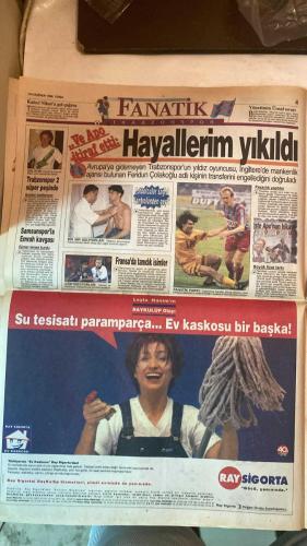 FANATİK SPOR GAZETESİ - TURKISH NEWSPAPER - DOĞUM GÜNÜ HEDİYESİ  - EKSİKSİZ TAM TAKIM GAZETE - 19 HAZİRAN 1998 CUMA - SAYI: 943 - HAKAN ŞÜKÜR - ABDULLAH - D. LAUDRUP - AZİZ YILDIRIM - SALOU - TOSHACK - HADI TÜRKMEN - FAİK GÜRSES - TAFFAREL - VIERI - MARCELO SALAS - GEORGES LEEKENS - BERTI VOGTS - HERNAN GOMEZ - ASPRILLA - BRAD FRIEDEL - ALEXI LALAS - COBI JONES - JELAL TALEBİ - GERÇEK SPOR GAZETESİ - FANATİK - BU VATAN HEPİMİZİN - FANATİK FAIR-PLAY ÖDÜLÜ - ABD VE İRAN’DAN DOSTLUK MESAJI - HAKAN ŞÜKÜR GİDİCİ - KRAL YOL AYRIMINDA - RESMEN BİZDEN SALOU - KARTAL’IN 2. YABANCI HAREKATI - TÜRKMEN TEHDİT EDİLDİ İDDİASI - FRANSA 4-0 SUUDİ ARABİSTAN - GÜNEY AFRİKA 1-1 DANİMARKA - NİJERYA - BULGARİSTAN 18.30 TRT 1 - İSPANYA - PARAGUAY 22.00 TRT 1 - TARİHİ BULUŞMA ABD-İRAN - VIERI İTALYA’YI SIRTLIYOR - LEEKENS GÖREVİ BIRAKMIYOR - KAMERUN’DA GALİBİYET SIKINTISI - VOGTS: BREZİLYA VE NİJERYA FAVORİ - GOMEZ KOLOMBİYA’DAN AYRILIYOR - GALATASARAY - FENERBAHÇE - BEŞİKTAŞ - TRABZONSPOR - DUİSBURG - STUTT
