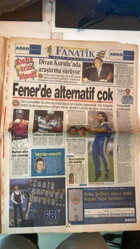 FANATİK SPOR GAZETESİ - TURKISH NEWSPAPER - DOĞUM GÜNÜ HEDİYESİ  - EKSİKSİZ TAM TAKIM GAZETE - 19 HAZİRAN 1998 CUMA - SAYI: 943 - HAKAN ŞÜKÜR - ABDULLAH - D. LAUDRUP - AZİZ YILDIRIM - SALOU - TOSHACK - HADI TÜRKMEN - FAİK GÜRSES - TAFFAREL - VIERI - MARCELO SALAS - GEORGES LEEKENS - BERTI VOGTS - HERNAN GOMEZ - ASPRILLA - BRAD FRIEDEL - ALEXI LALAS - COBI JONES - JELAL TALEBİ - GERÇEK SPOR GAZETESİ - FANATİK - BU VATAN HEPİMİZİN - FANATİK FAIR-PLAY ÖDÜLÜ - ABD VE İRAN’DAN DOSTLUK MESAJI - HAKAN ŞÜKÜR GİDİCİ - KRAL YOL AYRIMINDA - RESMEN BİZDEN SALOU - KARTAL’IN 2. YABANCI HAREKATI - TÜRKMEN TEHDİT EDİLDİ İDDİASI - FRANSA 4-0 SUUDİ ARABİSTAN - GÜNEY AFRİKA 1-1 DANİMARKA - NİJERYA - BULGARİSTAN 18.30 TRT 1 - İSPANYA - PARAGUAY 22.00 TRT 1 - TARİHİ BULUŞMA ABD-İRAN - VIERI İTALYA’YI SIRTLIYOR - LEEKENS GÖREVİ BIRAKMIYOR - KAMERUN’DA GALİBİYET SIKINTISI - VOGTS: BREZİLYA VE NİJERYA FAVORİ - GOMEZ KOLOMBİYA’DAN AYRILIYOR - GALATASARAY - FENERBAHÇE - BEŞİKTAŞ - TRABZONSPOR - DUİSBURG - STUTT