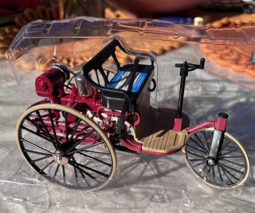 Dünyanın ilk otomobili 1886 model araba koleksiyon