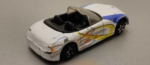 Motormax No. 6068 Mazda MX-5 Miata   1/64  Ölçek KULLANILMIŞ