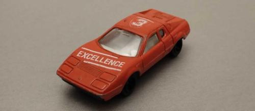 1984 YILI Welly Ferrari 328 GTB  HONG KONG ÜRETİMİ  DÖKÜM 1/64 Ölçek KULLANILMIŞ
