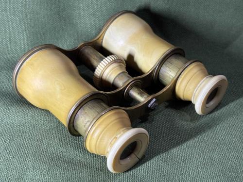 Antika opera dürbünü 10 cm 7 cm ölçülerinde