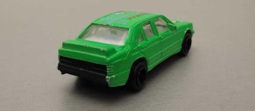 HTI MARKA Mercedes-Benz 190E DÖKÜM 1:64 Ölçek KULLANILMIŞ