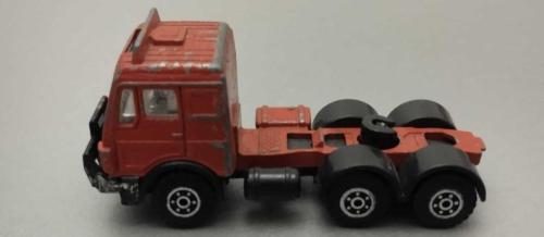 Mercedes-Benz kamyon 1:50 Ölçek KULLANILMIŞ