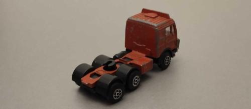 Mercedes-Benz kamyon 1:50 Ölçek KULLANILMIŞ