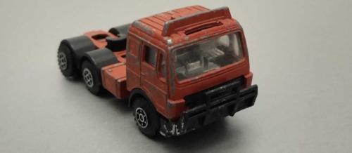 Mercedes-Benz kamyon 1:50 Ölçek KULLANILMIŞ