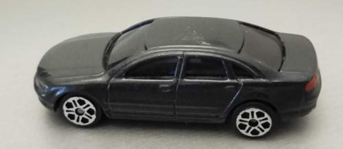 Maisto markasının ürettiği Audi A8  1:64  Ölçek KULLANILMIŞ