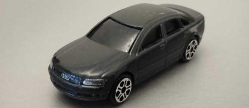 Maisto markasının ürettiği Audi A8  1:64  Ölçek KULLANILMIŞ
